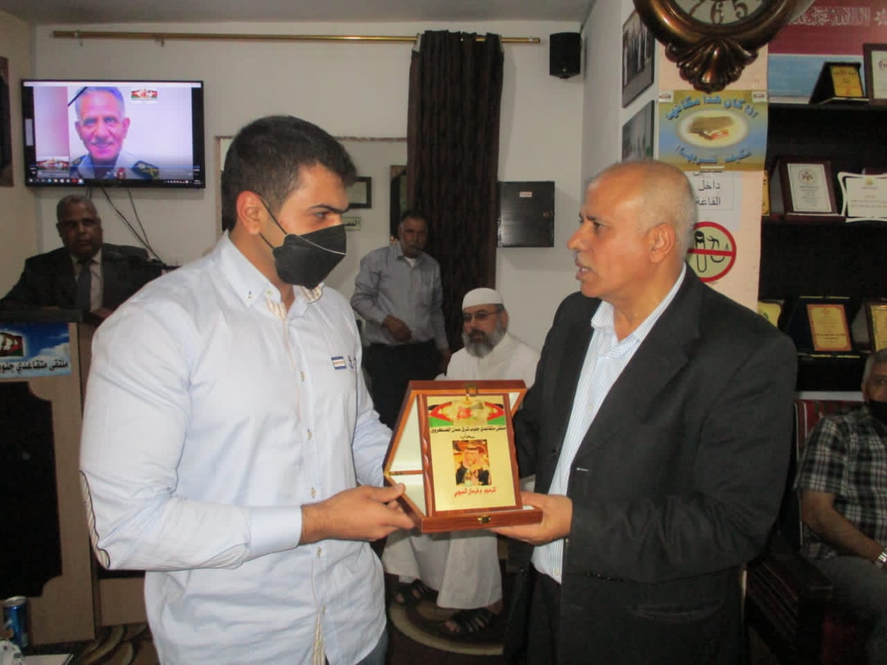 ملتقى متقاعدي جنوب شرق عمان العسكريين يقيم امسية لقاء الوفاء لأبناء المتوفين من اعضاء الملتقى