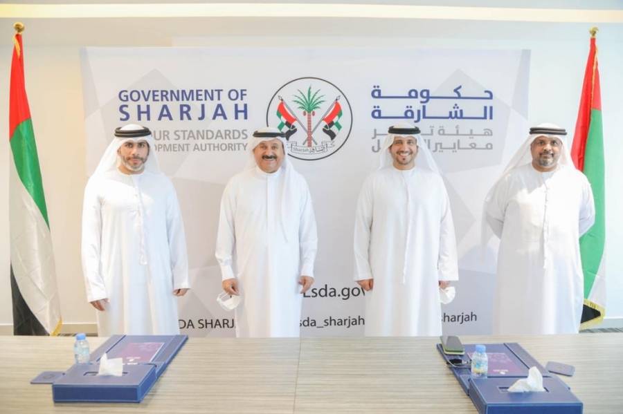 رئيس هيئة تطوير معايير العمل بالشارقة يكرم الفرق الفائزة في بطولة الشارقة الرياضية العمالية الرابعة