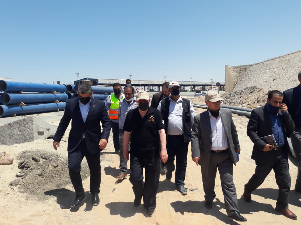 وزير الأشغال يجري جولة ميدانية تفقدية لعدد من المشاريع في محافظة العقبة 