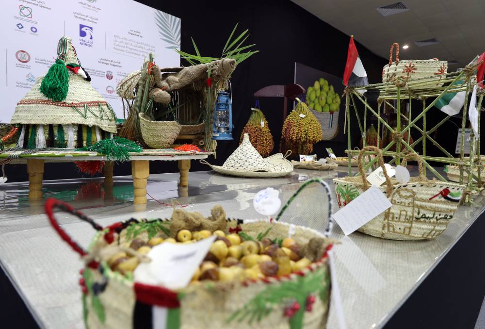 مهرجان ليوا للرطب يشهد مشاركات واسعة في مسابقات اليوم الخامس