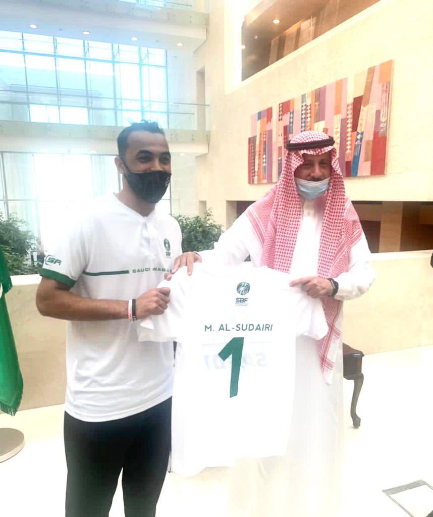 السفير السعودي لدى الأردن يستقبل في مكتبه بالسفارة بعثة المنتخب السعودي الأول لكرة السلة 