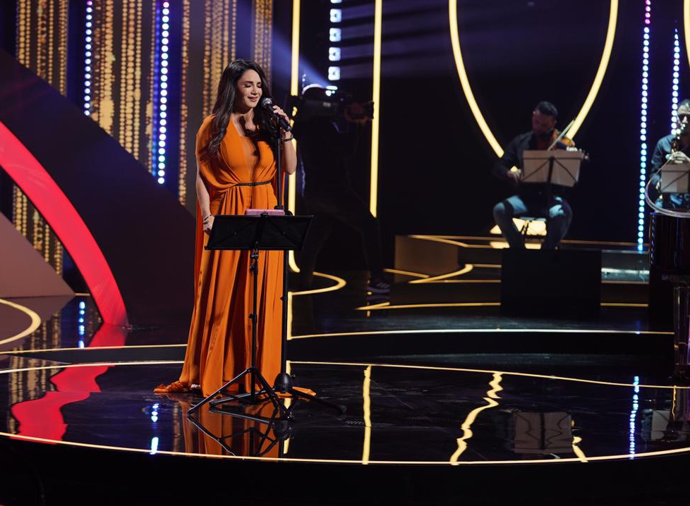 ديانا حداد إيجابية وطموحة في برنامج مشاهير على تلفزيون دبي