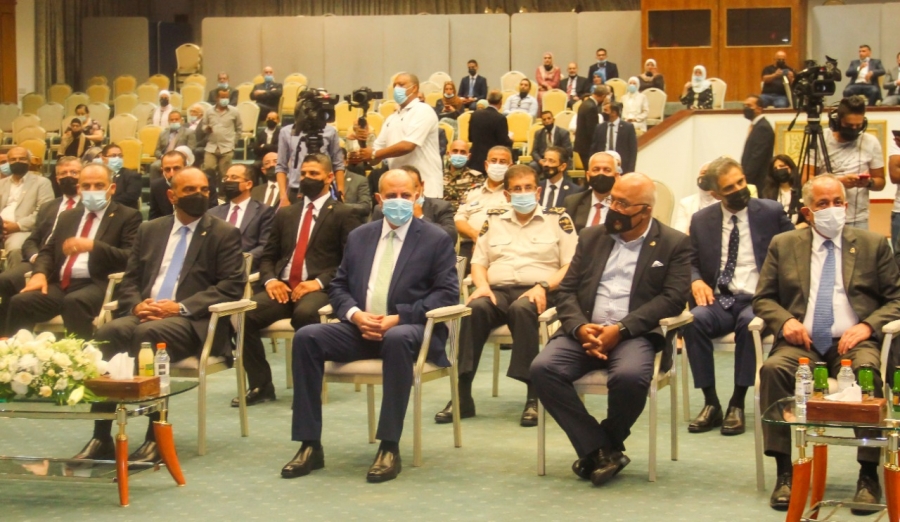 حصول ثلاث موظفين من دائرة الجمارك على جائزة الموظف المثالي في الخدمة المدنية