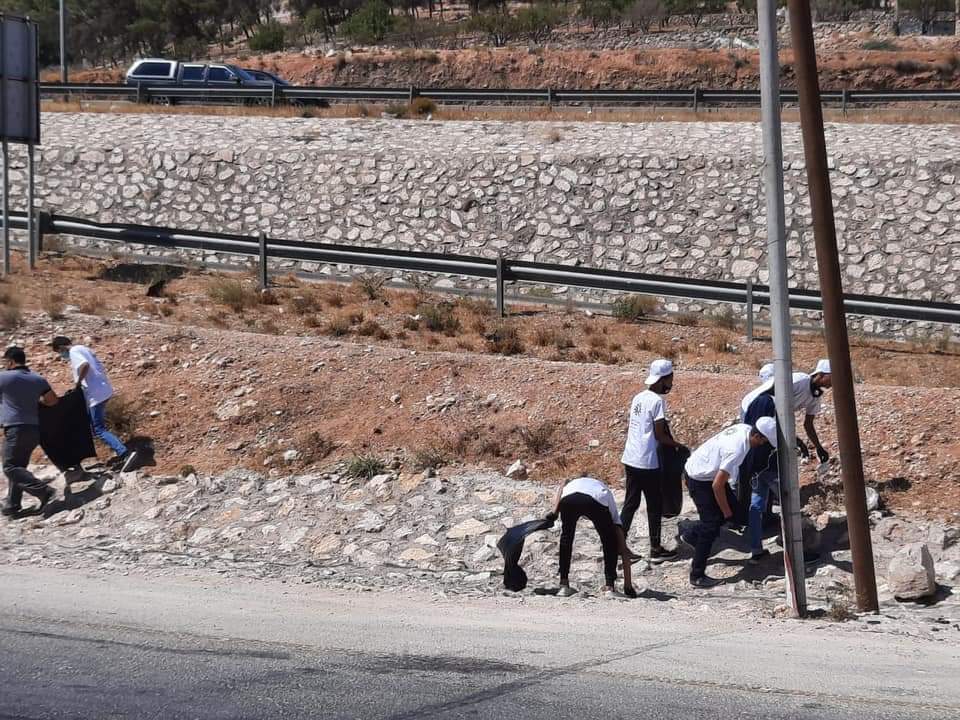 وزارة الإدارة المحليه تشارك في الحملة الوطنية للمحافظة على البيئة (بهمتنا ... نحمي بيئتنا) 