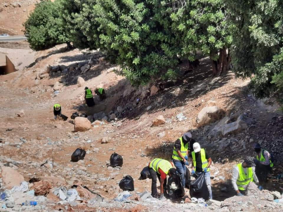 وزارة الإدارة المحليه تشارك في الحملة الوطنية للمحافظة على البيئة (بهمتنا ... نحمي بيئتنا) 