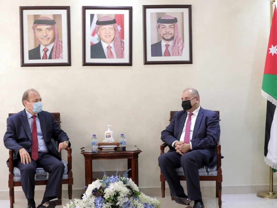 العودات يستقبل القائم بأعمال السفارة السورية في عمان 