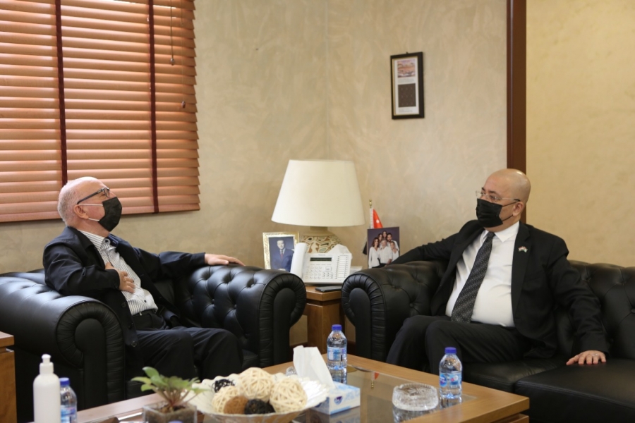 وزير الأشغال العامة والإسكان يستقبل السفير العراقي لدى الأردن