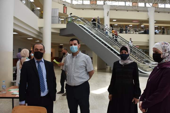 كلية الصيدلة بجامعة العلوم والتكنولوجيا تنفذ حملة توعوية داخل حرم مستشفى الملك المؤسس  