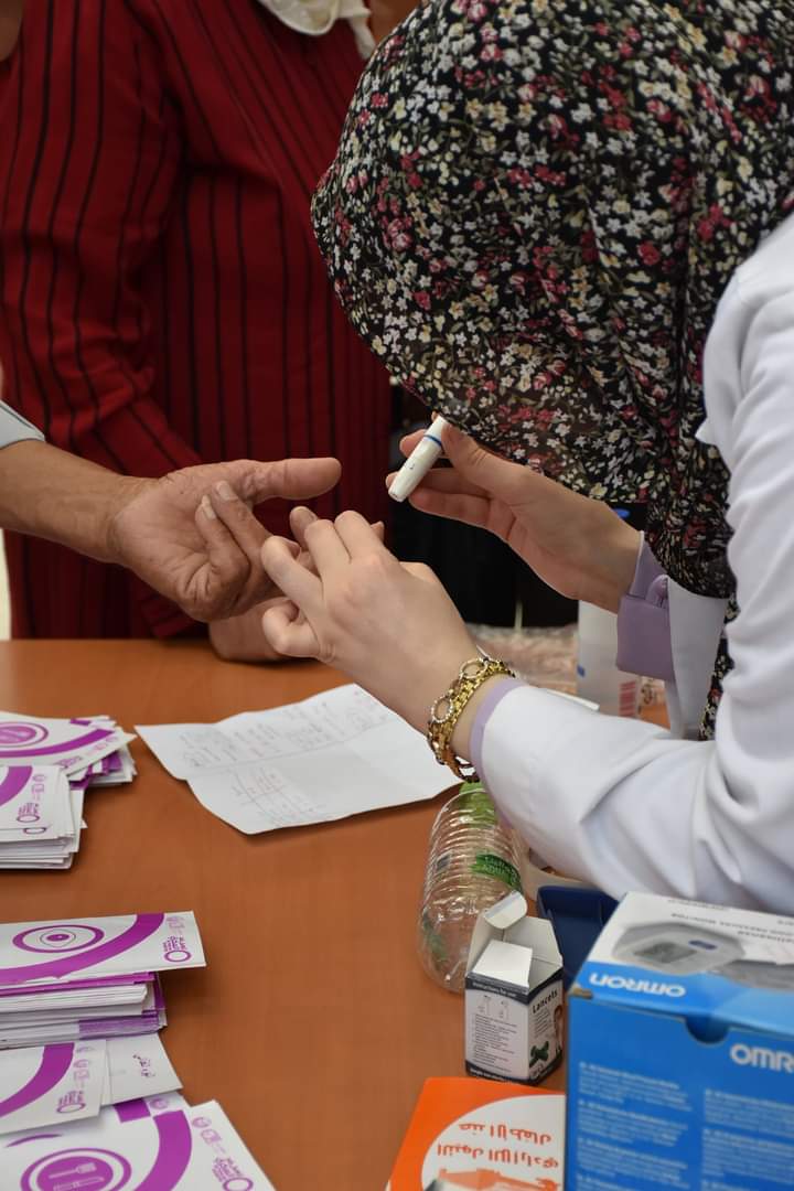 كلية الصيدلة بجامعة العلوم والتكنولوجيا تنفذ حملة توعوية داخل حرم مستشفى الملك المؤسس  