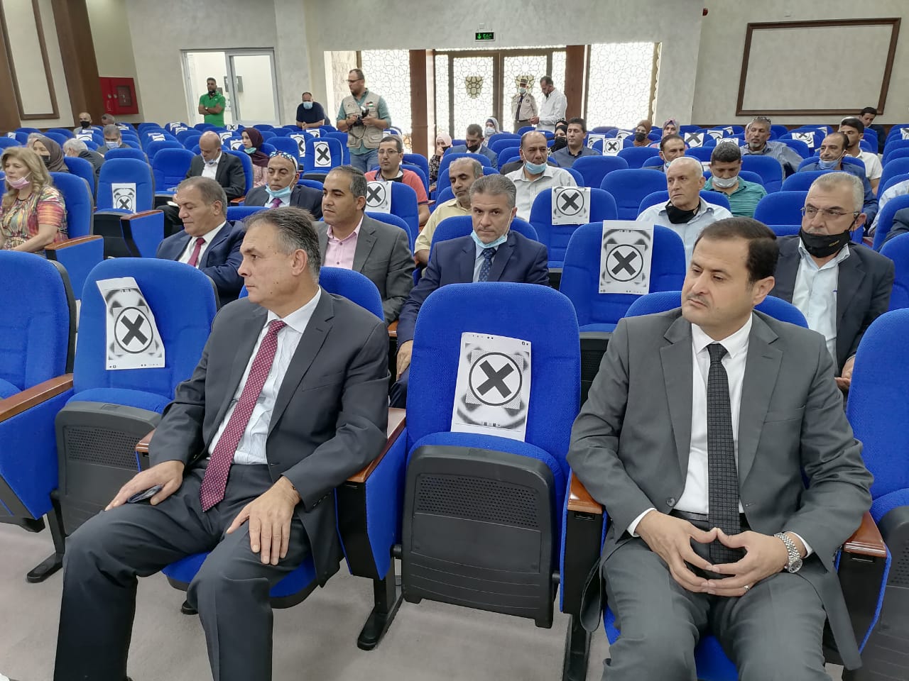 الزعبي يتفقد سير العمل في كلية عجلون الجامعة ويلتقي نواب المحافظة وعدد من أبناء المجتمع المحلي  