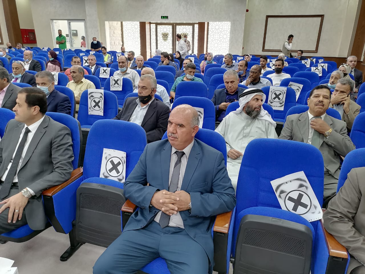 الزعبي يتفقد سير العمل في كلية عجلون الجامعة ويلتقي نواب المحافظة وعدد من أبناء المجتمع المحلي  