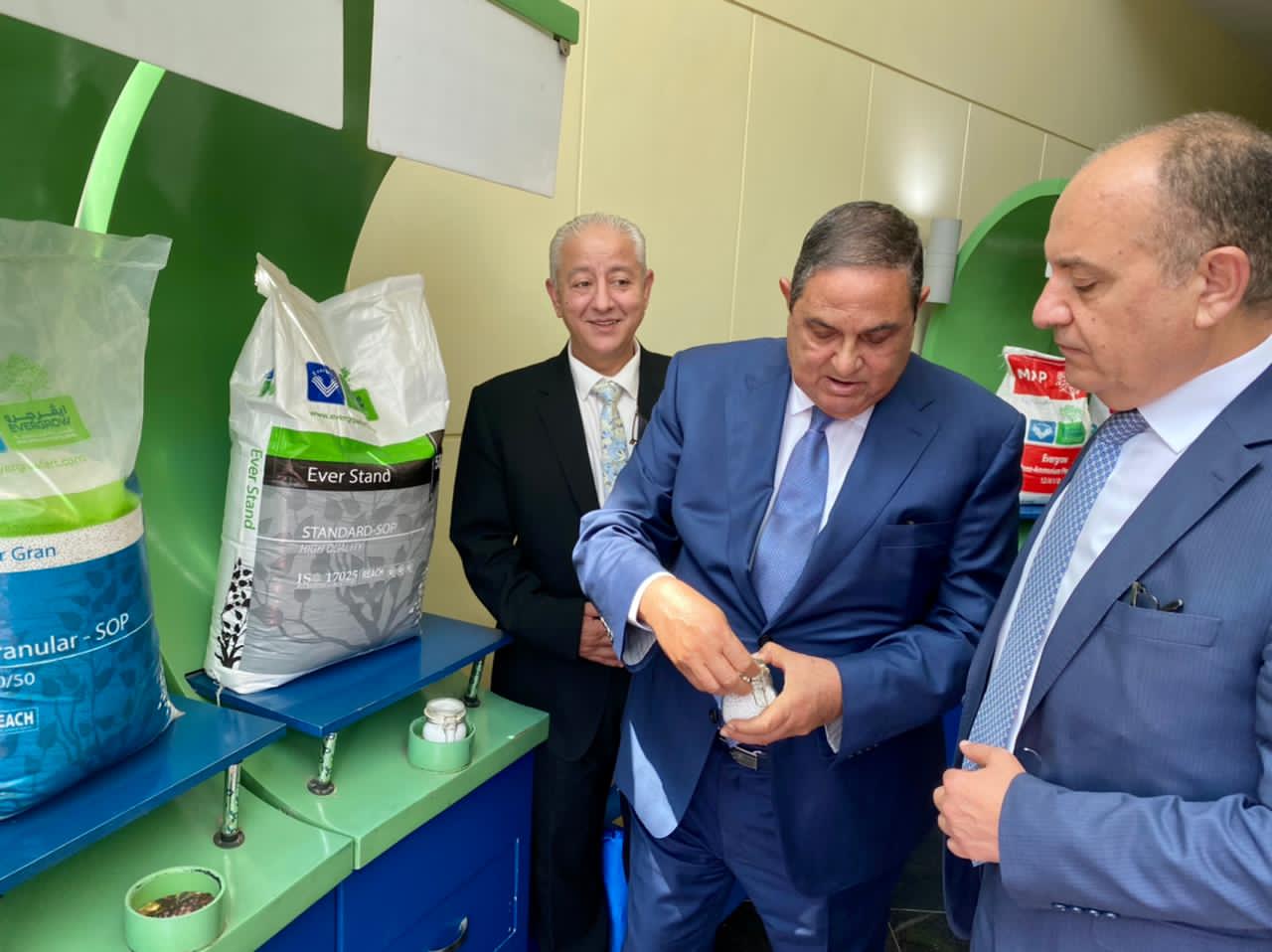 السفير العضايلة يزور مجموعة إيفرجرو كنموذج للتعاون الاقتصادي بين الأردن ومصر 