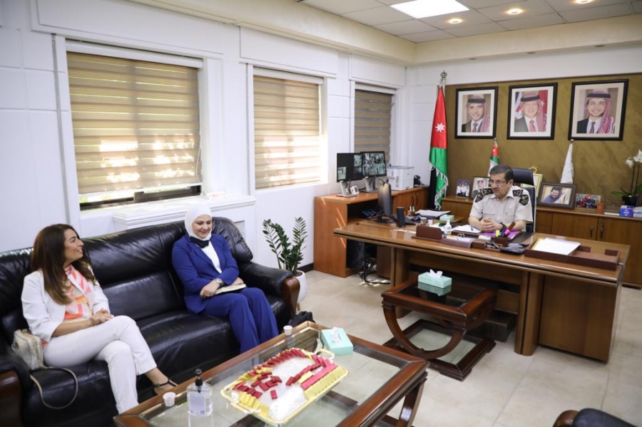 مدير عام الجمارك يلتقي وفداً من مركز التجارة الدولية