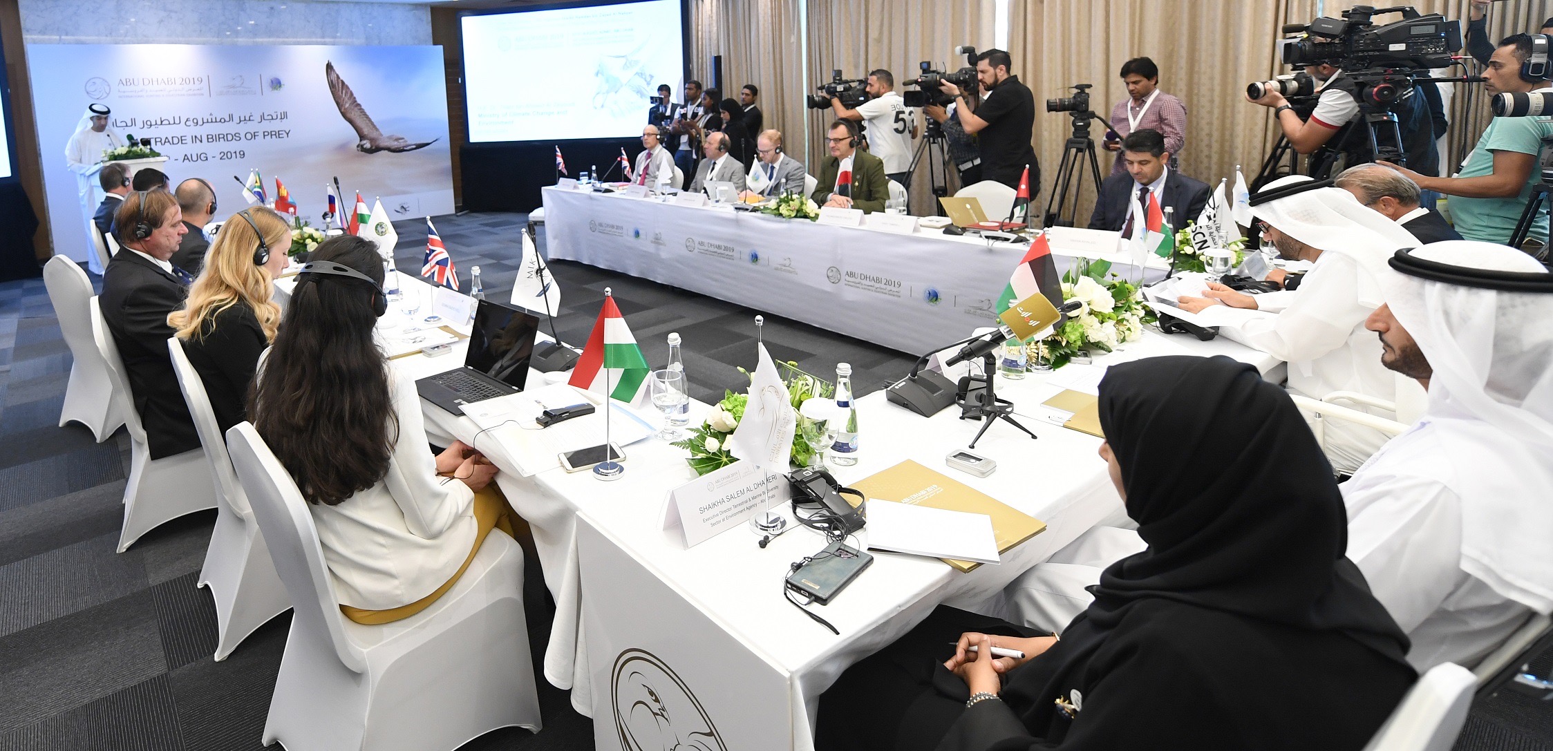 معرض أبوظبي الدولي للصيد يستضيف مؤتمراً علمياً حول مُستقبل رياضة الصيد بالصقور   