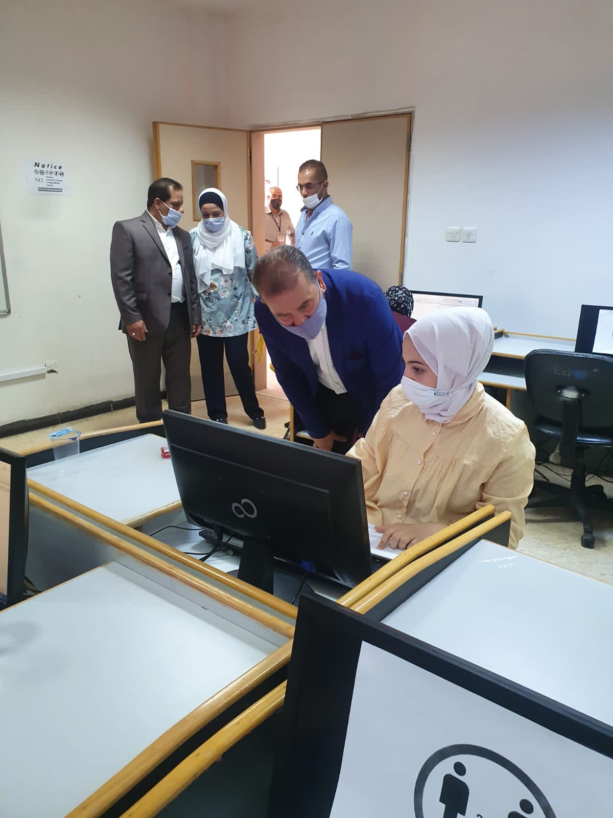 نائب رئيس البلقاء التطبيقية ومدير منطقة امتحان عمان الثانية يتفقدان سير الامتحان العملي للشامل في عدد من الكليات الرسمية والخاصة 