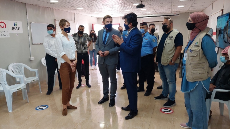 اطلاق سفير بولندا مشروع الذكاء الاصطناعي للكشف عن السرطان في مخيم الزعتري