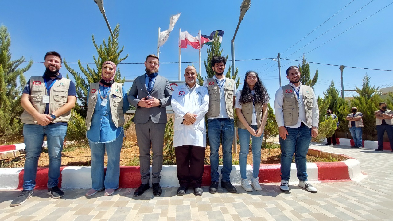 اطلاق سفير بولندا مشروع الذكاء الاصطناعي للكشف عن السرطان في مخيم الزعتري  