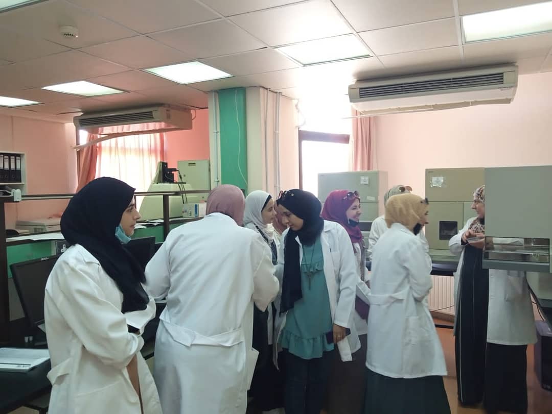 وفد من جامعة جدارا يزور مركز الأميرة هيا للتقانات الحيوية في جامعة العلوم والتكنولوجيا الأردنية 