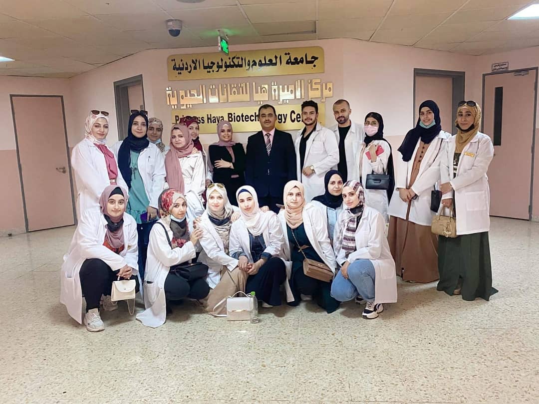 وفد من جامعة جدارا يزور مركز الأميرة هيا للتقانات الحيوية في جامعة العلوم والتكنولوجيا الأردنية 