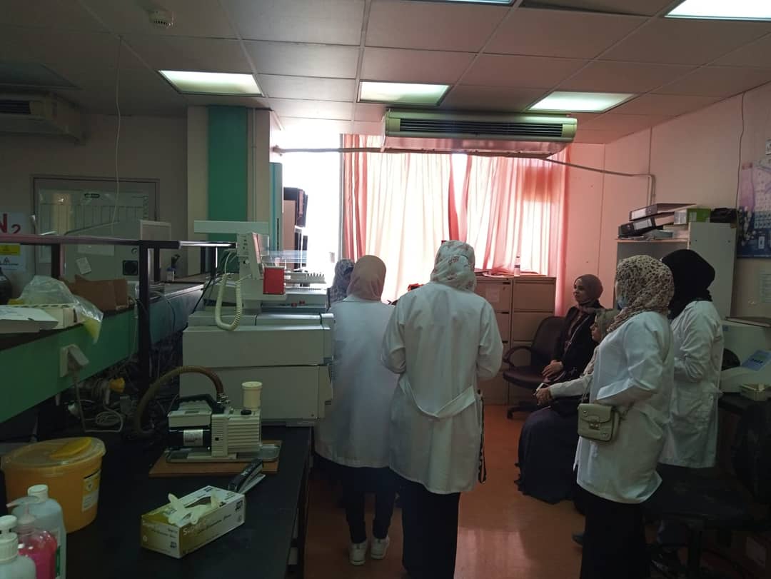 وفد من جامعة جدارا يزور مركز الأميرة هيا للتقانات الحيوية في جامعة العلوم والتكنولوجيا الأردنية 