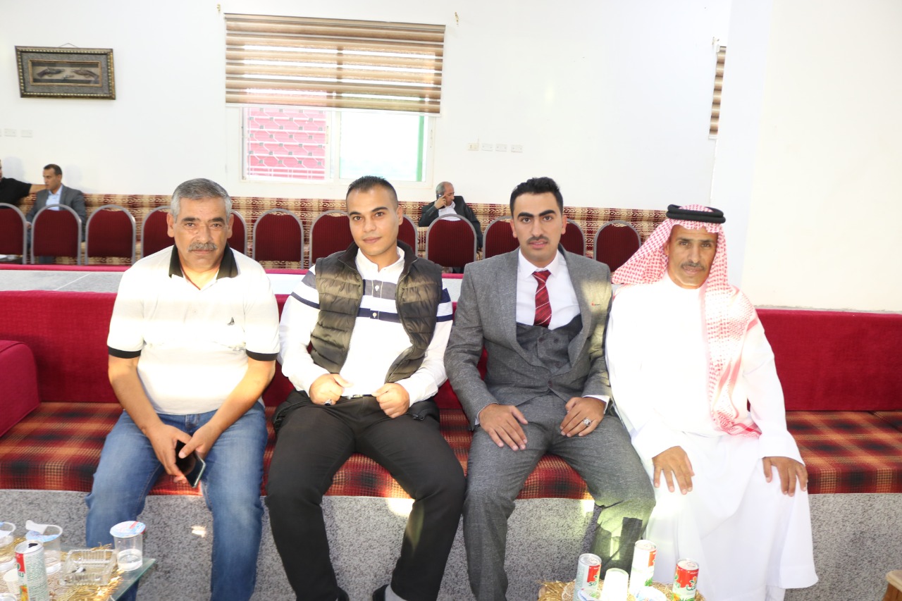 الخريشا طلب والسرحان أعطى 