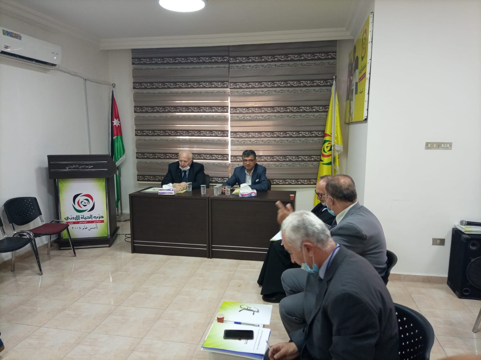 احزاب سياسية تناقش تعديلات قانونها مع رئيس لجنة الاحزاب