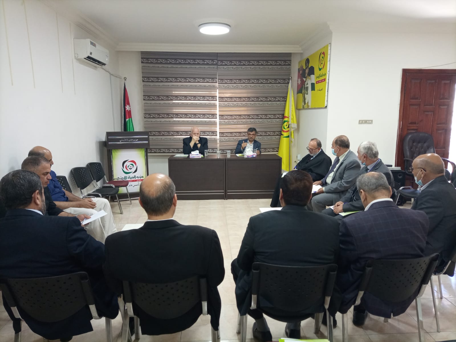 احزاب سياسية تناقش تعديلات قانونها مع رئيس لجنة الاحزاب