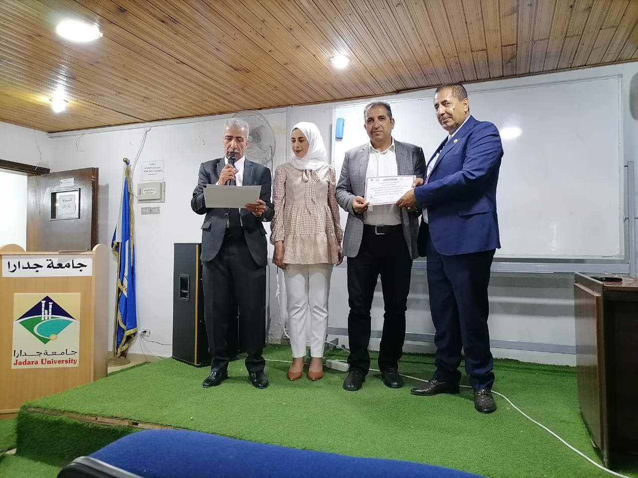 المراشدة يرعى حفل تخريج المشاركين في دورات التوحد وصعوبة التعلم في جامعة جدارا 