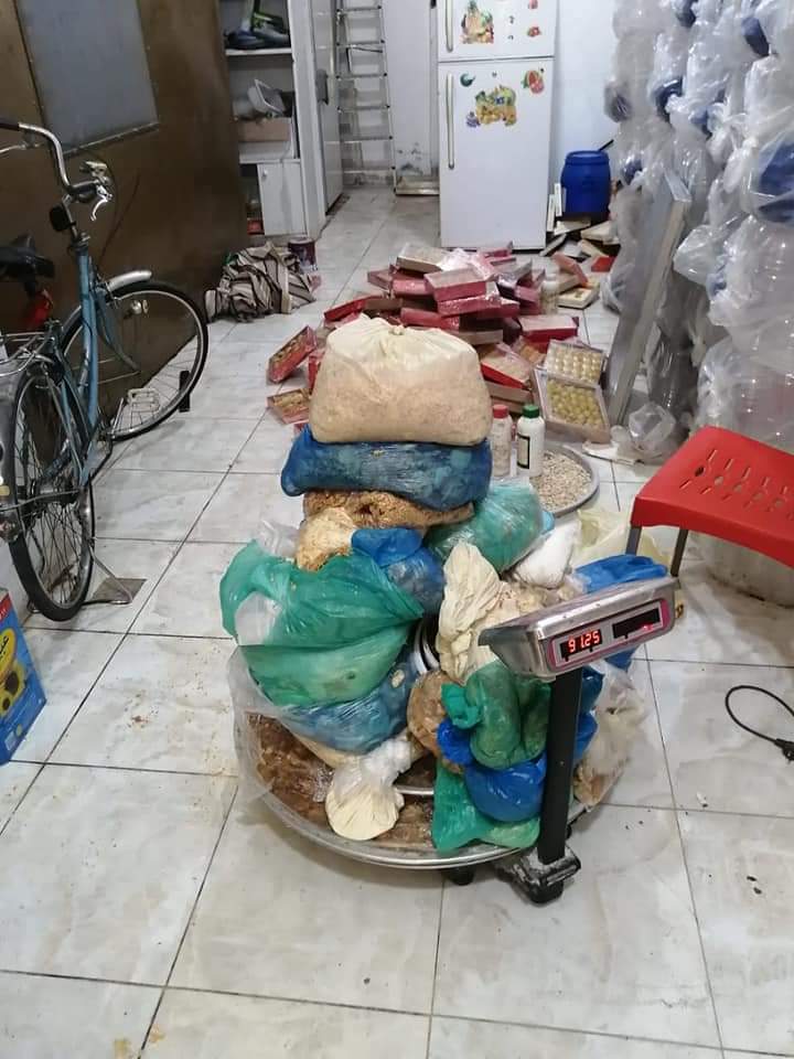 الرمثا : ضبط وإتلاف 215 كغم من الحلويات الفاسدة في احد محلات الحلويات 