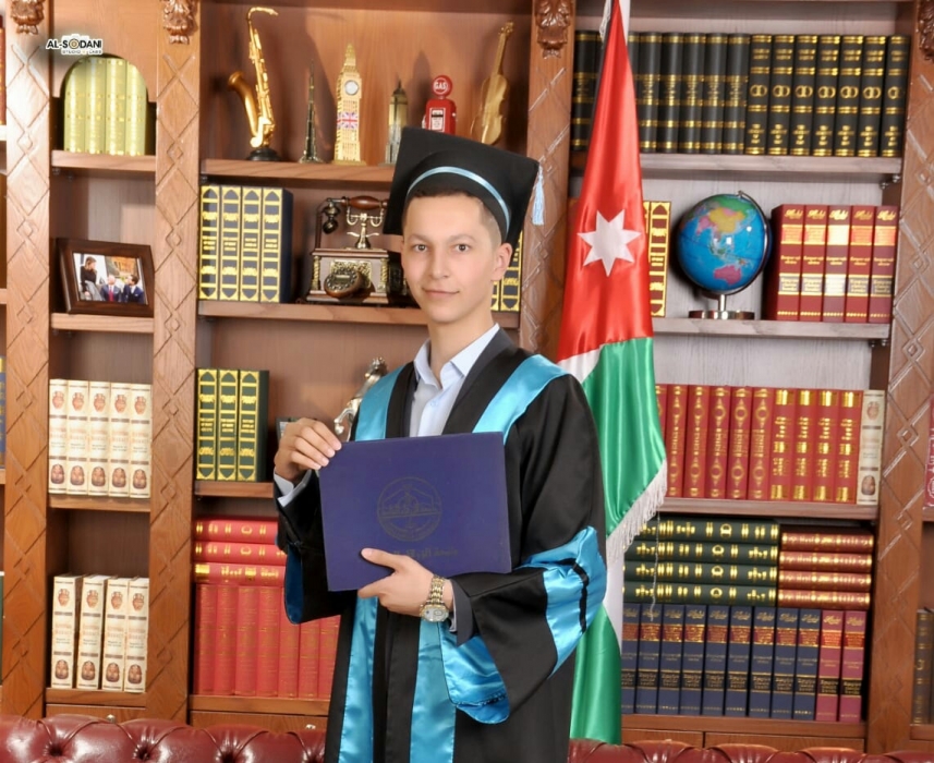 جوهرة العرب الإخباري يهنئ النائب عمر الزيود بمناسبة نجاح نجله منذر في الثانوية العامة