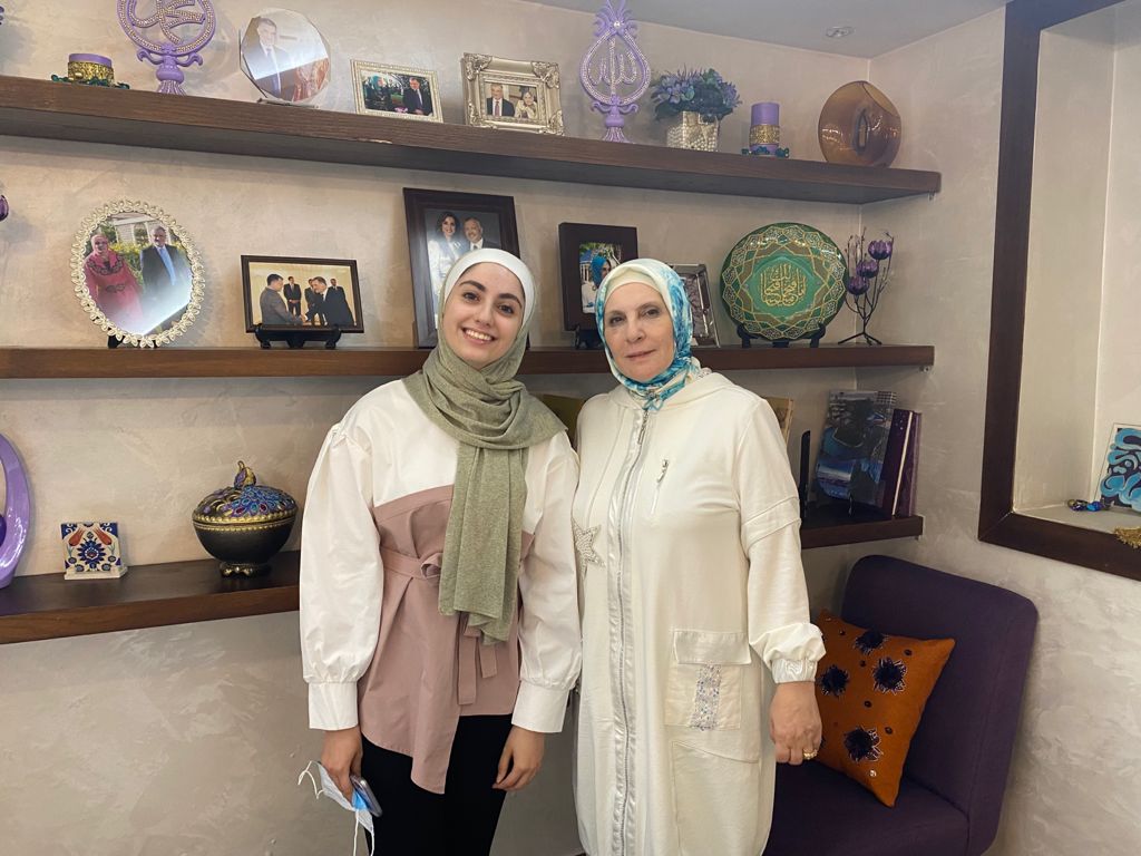 الأولى على مدارس النظم الحديثة