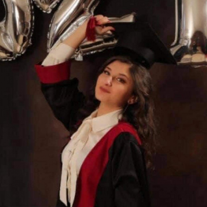 شمس رائد عبدالغفور .. مبارك النجاح في الثانوية العامة