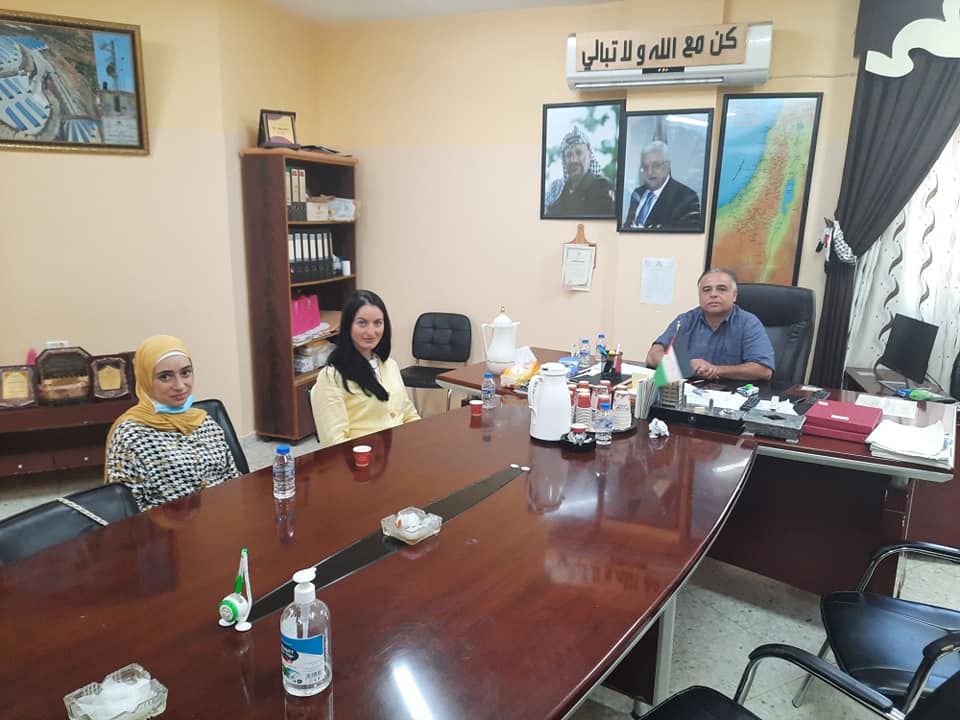 المديرة الإقليمية لمؤسسة هانس زايدل الألمانية تطلع على مقترحات مشروع القرية السياحية البيئية في بلدة عجة جنوب جنين