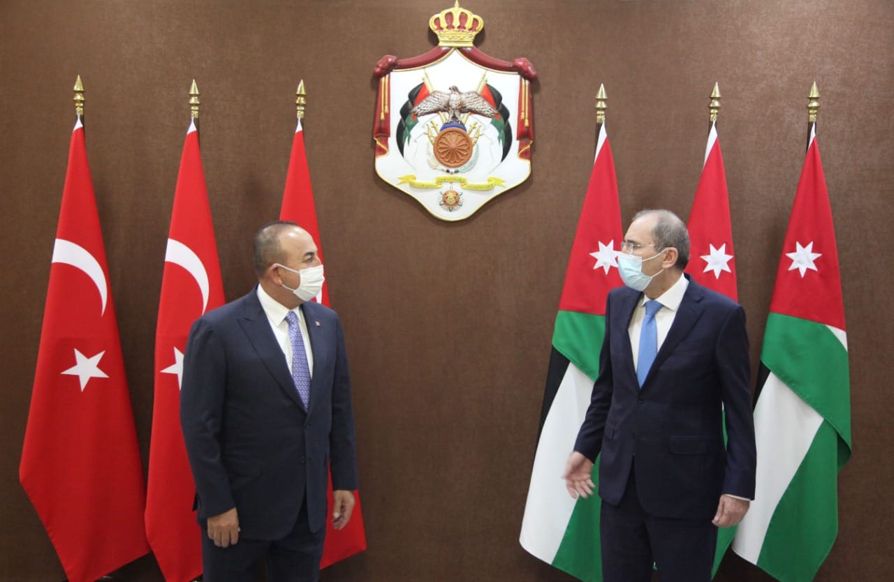 الصفدي يستقبل نظيره التركي لبحث سبل تعزيز العلاقات الثنائية المتميزة بين البلدين، ومناقشة المستجدات الإقليمية والدولية ذات الاهتمام المشترك
