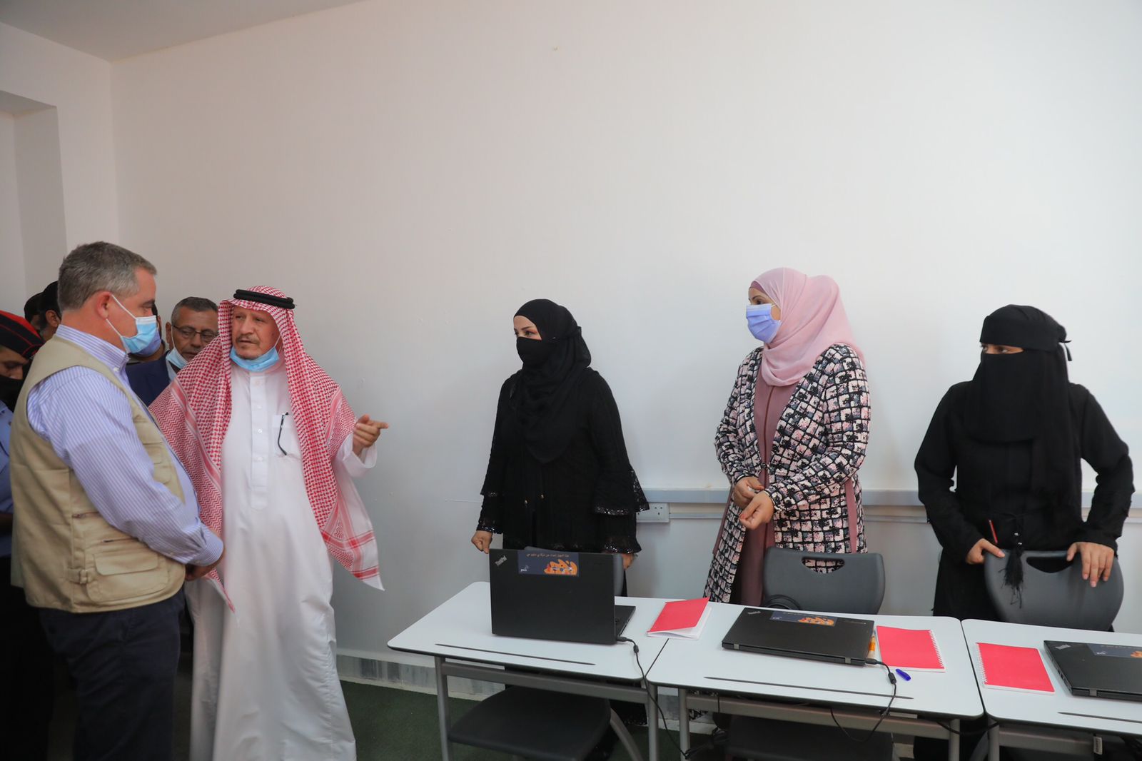 وزير الشباب يكرّم شباب إلك وفيد في معان