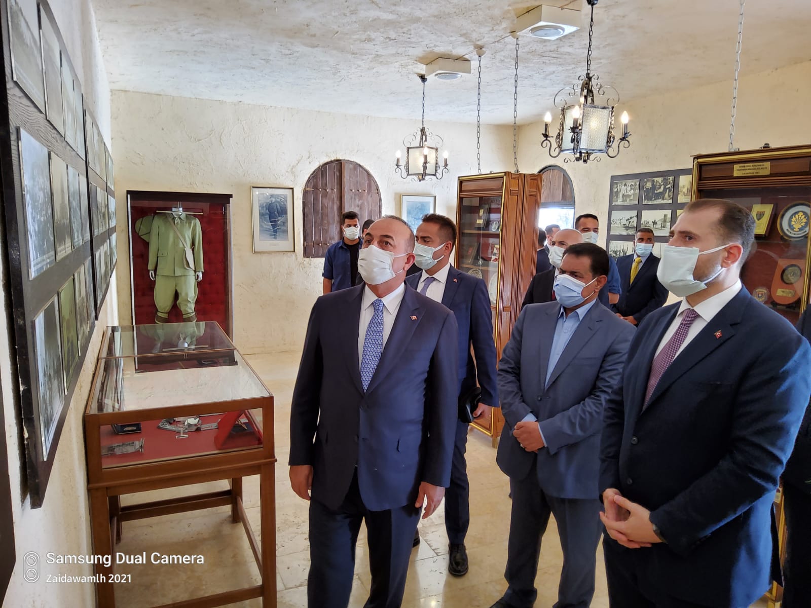 وزير الخارجية التركي يزور صرح الشهداء الأتراك في السلط .. صور 