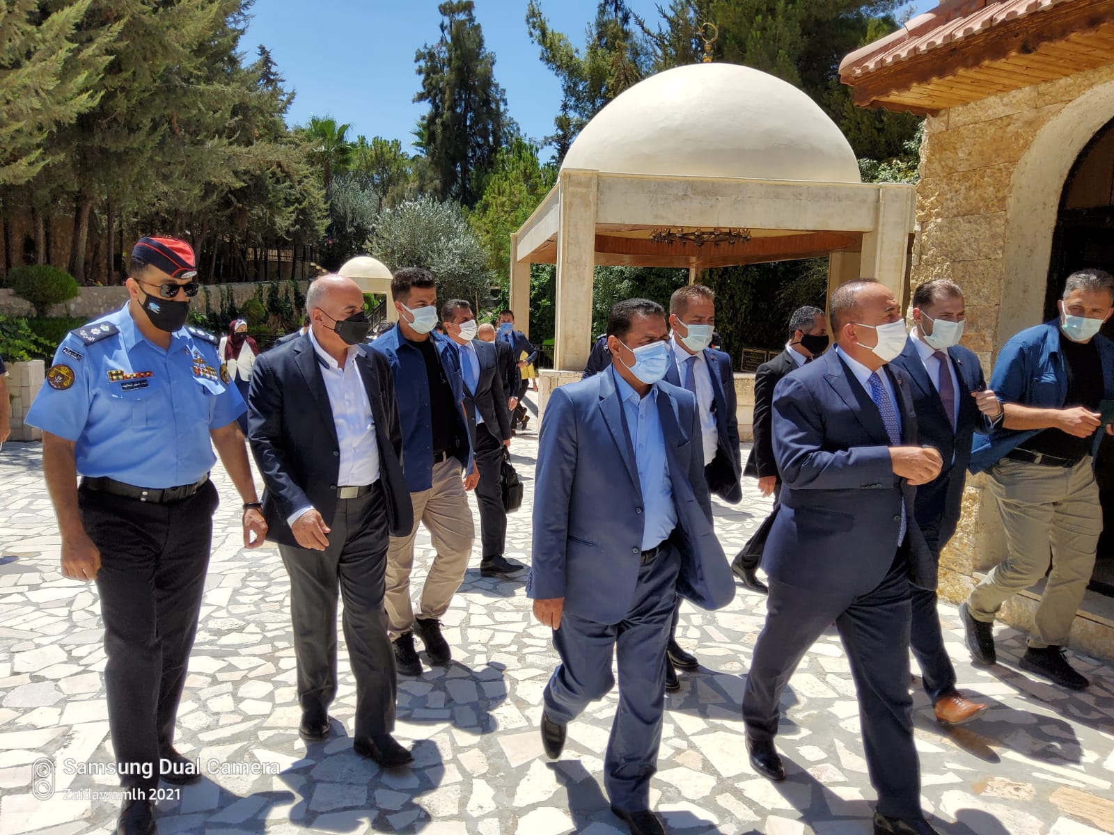 وزير الخارجية التركي يزور صرح الشهداء الأتراك في السلط .. صور 