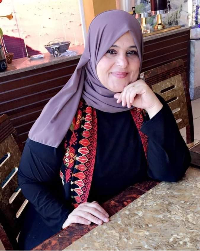 تهنئة لـ هدى حسن الصمادي ونجلها احمد محمد الصمادي بمناسبة نجاحهما في الثانوية العامة