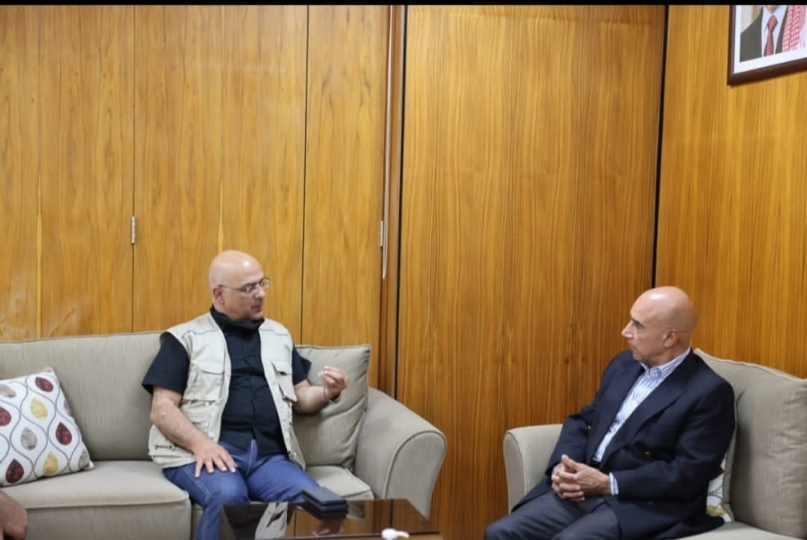 الرئيس التنفيذي لـ إدارة الاستثمارات الحكومية يزور مصانع البوتاس العربية في منطقة غور الصافي