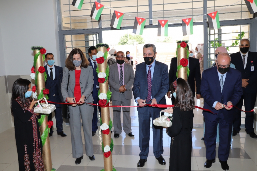 وزير التربية ووزير الأشغال يفتتحان مدرسة نسيبة المازنية المختلطة التابعة لتربية لواء الجيزة