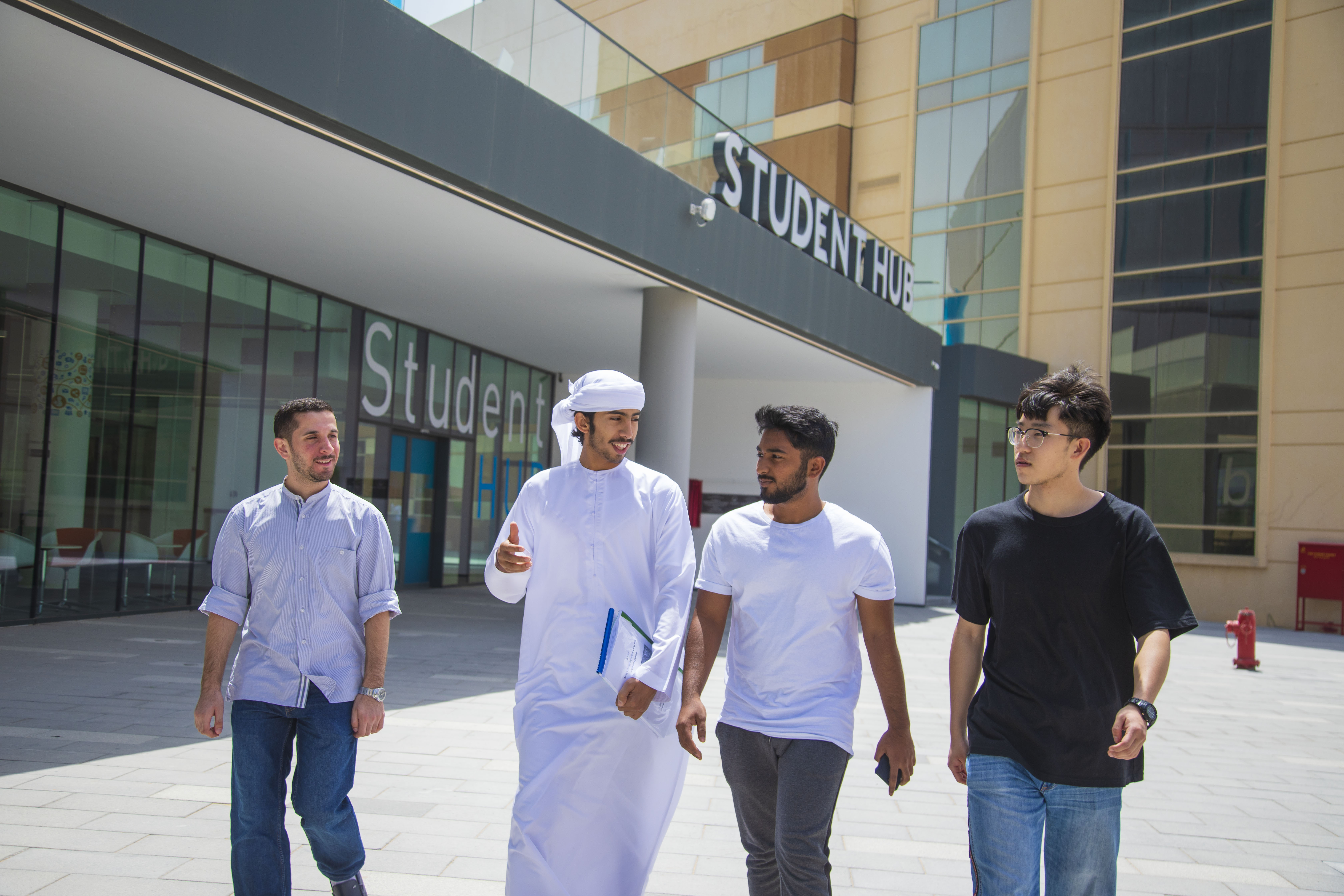 جامعة عجمان تطلق مبادرة الأسبوع المفتوح لحسومات كوفید -  وحسومات %100لطلبة الثانویة العامة بإعفاءات من رسوم التسجیل بنسبة متنوعة