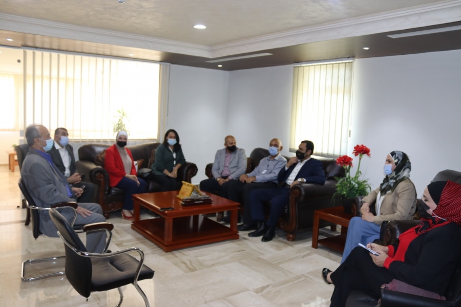 مدير عام الغذاء والدواء يقوم بزيارة ميدانية لشركة وادي الاردن (جوفالي)