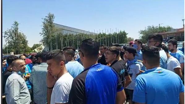 جماهير الفيصلي تنفذ وقفة احتجاجية أمام وزارة الشباب