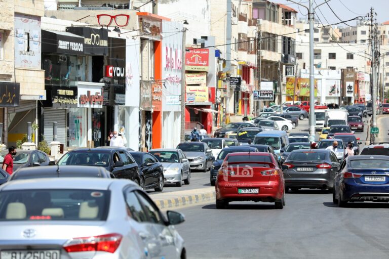 الحكومة تستحدث “تعافي” لدفع كامل أجور العاملين