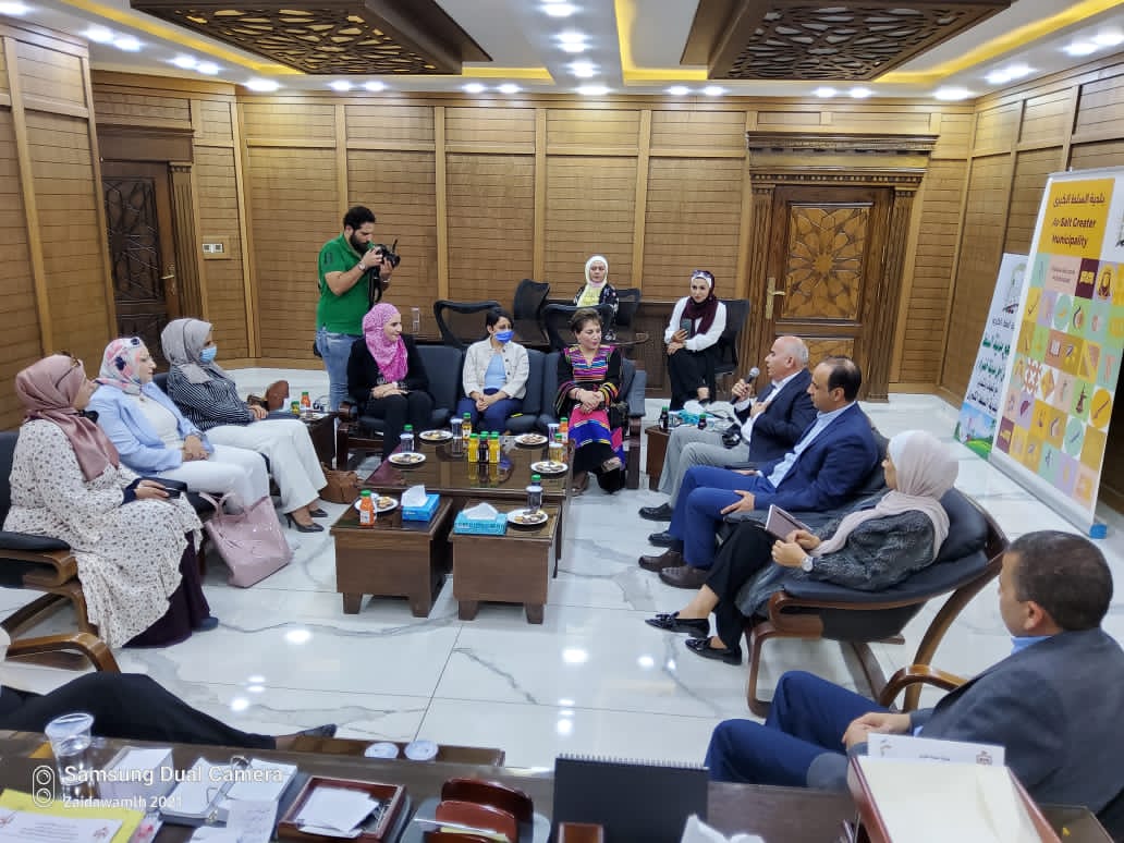 وفد من جمعية الجالية الأردنية في فرنسا يزور بلدية السلط 