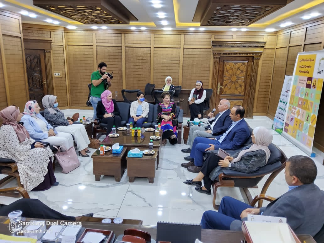 وفد من جمعية الجالية الأردنية في فرنسا يزور بلدية السلط 