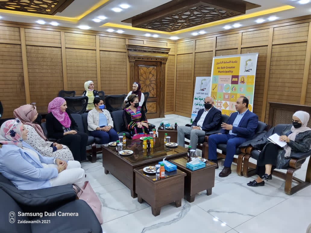 وفد من جمعية الجالية الأردنية في فرنسا يزور بلدية السلط 