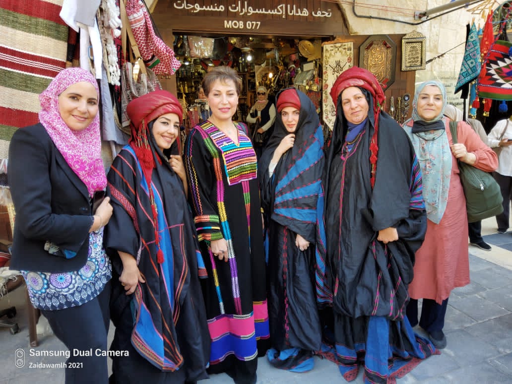 وفد من جمعية الجالية الأردنية في فرنسا يزور بلدية السلط 