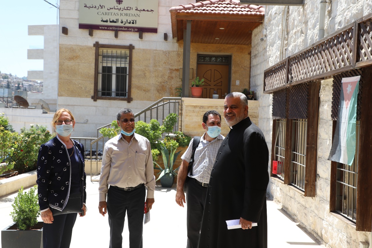 الأمين العام للكاريتاس الدوليّة يزور المملكة، ويشيد بدور كاريتاس الأردن