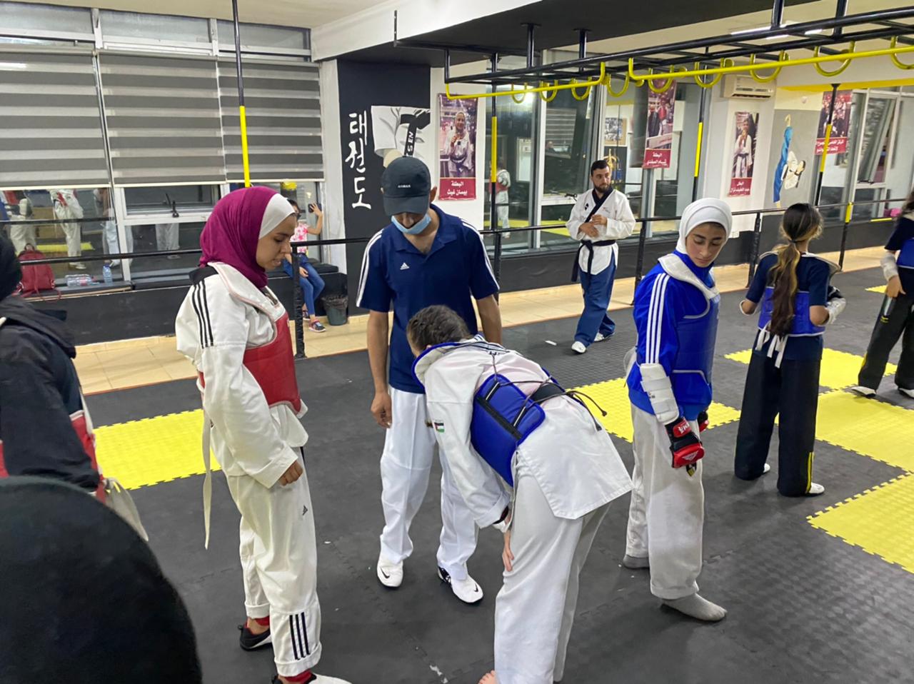 إقامة التدريب المشترك بين مركز الفوارس ومركز رايزن للقتال بين اللاعبات